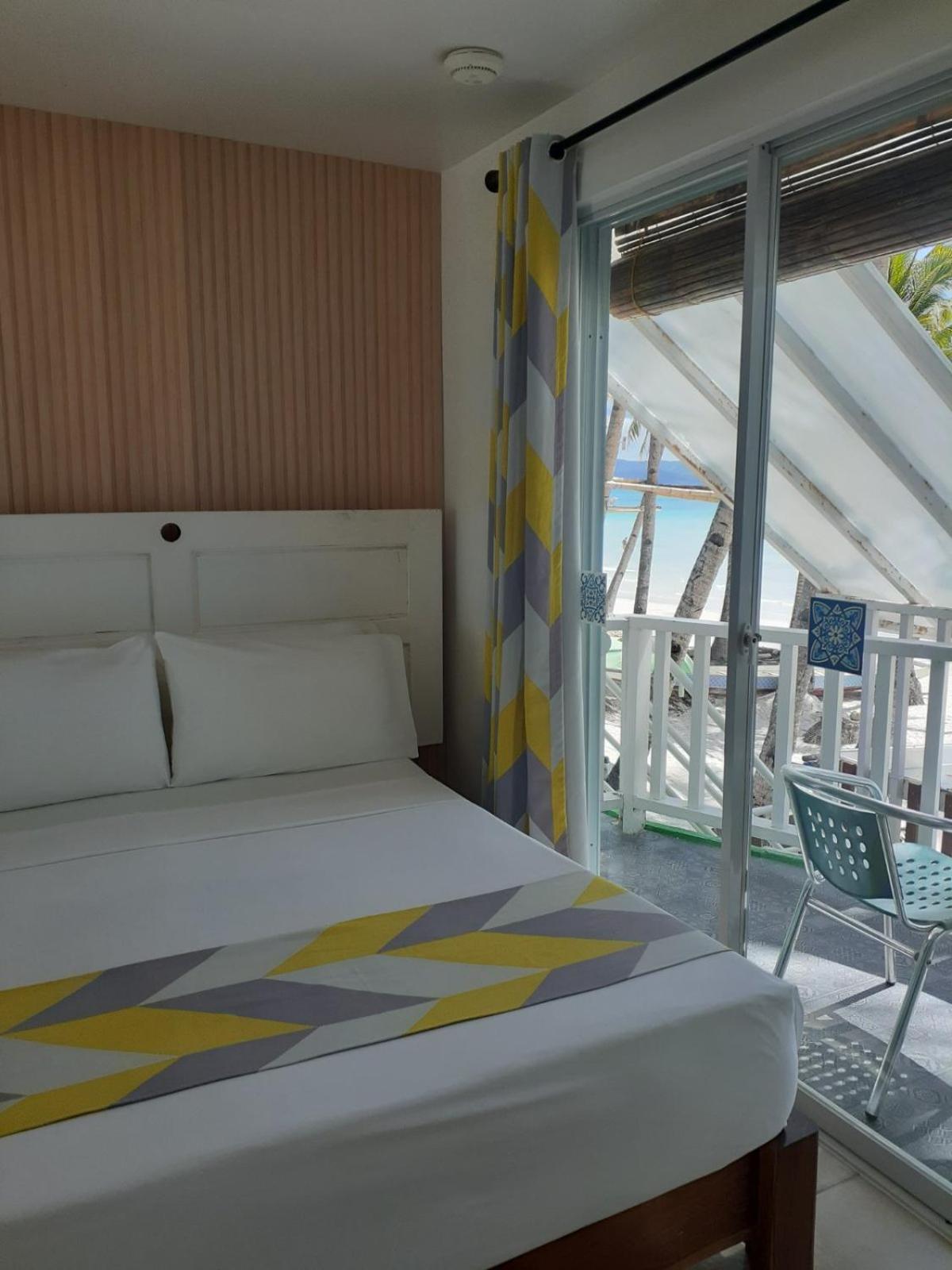 Bluewaves Beach House Balabag  Eksteriør bilde