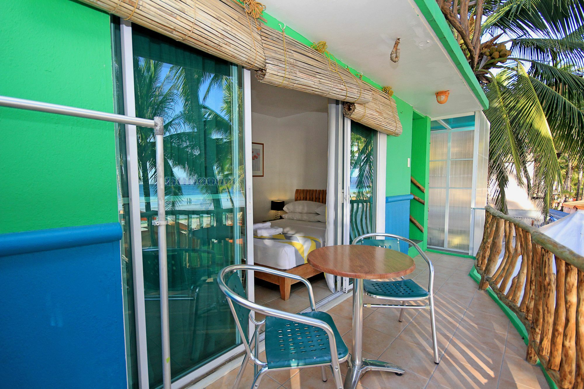Bluewaves Beach House Balabag  Eksteriør bilde